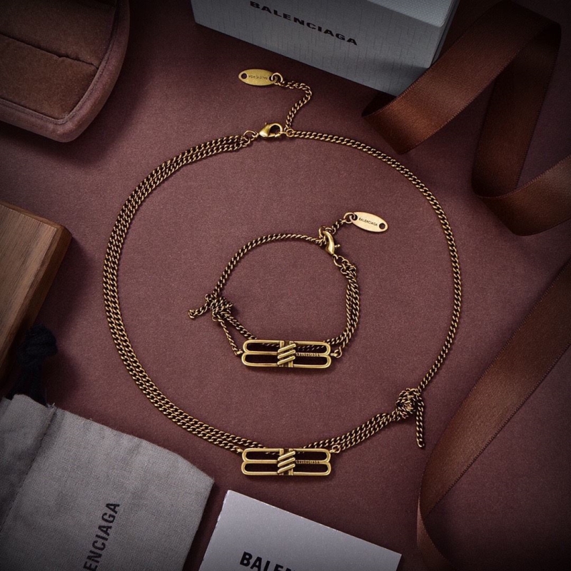 Ba1en*iaga necklaces